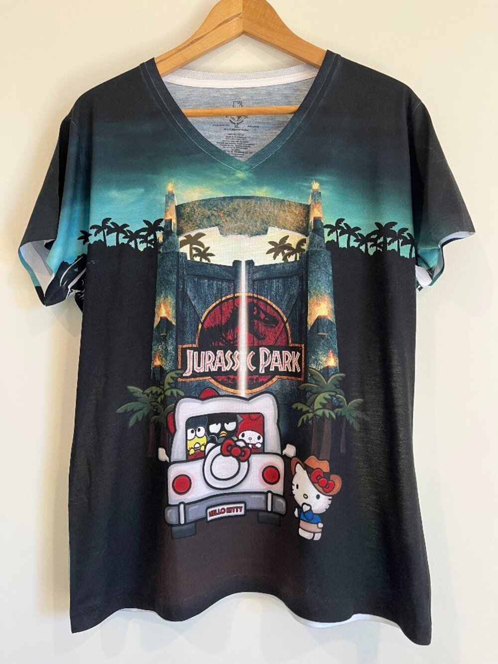 Hello Kitty Universal Studios Jurassic Park Graphic V-Neck T-Shirt Size XL